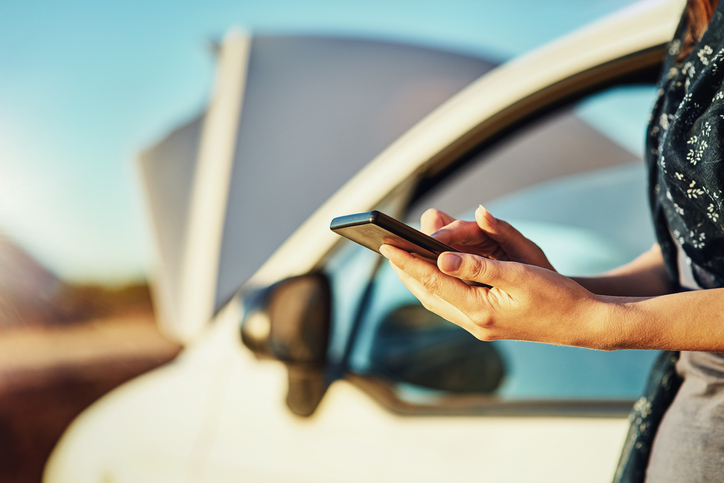 safety, road side assistance, what to do when waiting for roadside assistance, emergency roadside assistance